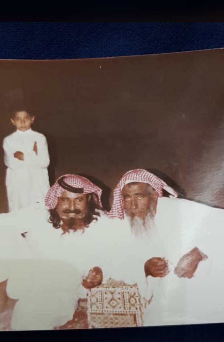 sa36ff's tweet photo. صورة جميلة من الزمن الجميل  تجمع صاحبة السيرة العطرة عسيكر بن عماش رحمة الله علية ، وابن عمي الغالي خلف ابن فضوى ( ابو موضي ) اطال الله عمرة على الطاعة https://t.co/h6XMZDJdlV