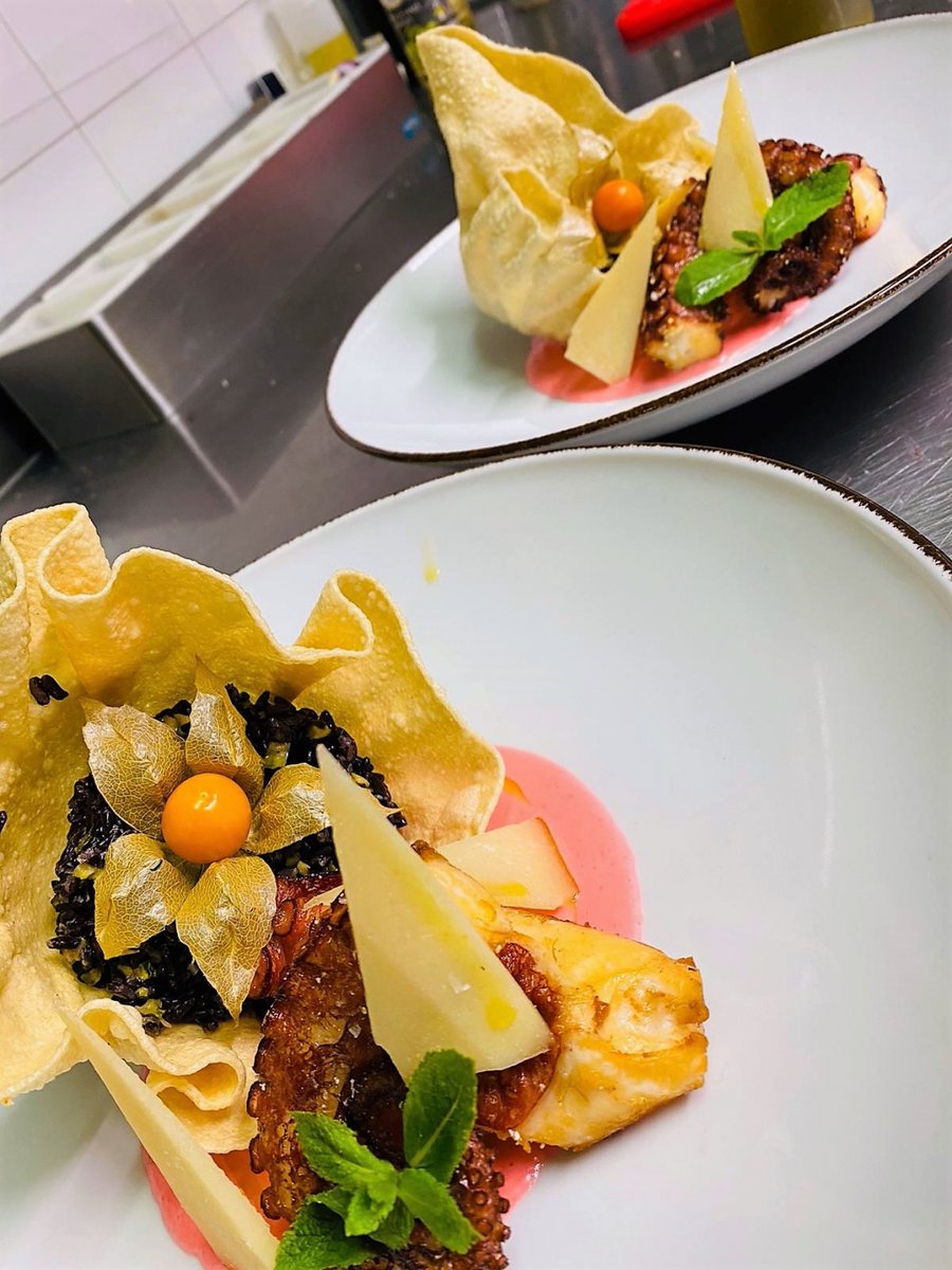 BacettoB's tweet photo. Cosa c'è di meglio di un POLPO da BACETTO? .. 2 POLPI da BACETTO !!
#food #bar #menu #italiano #cucinaitaliana #igersitalia #igersroma #
 https://t.co/cOlikjI1CE https://t.co/bPFtYZ5hT2