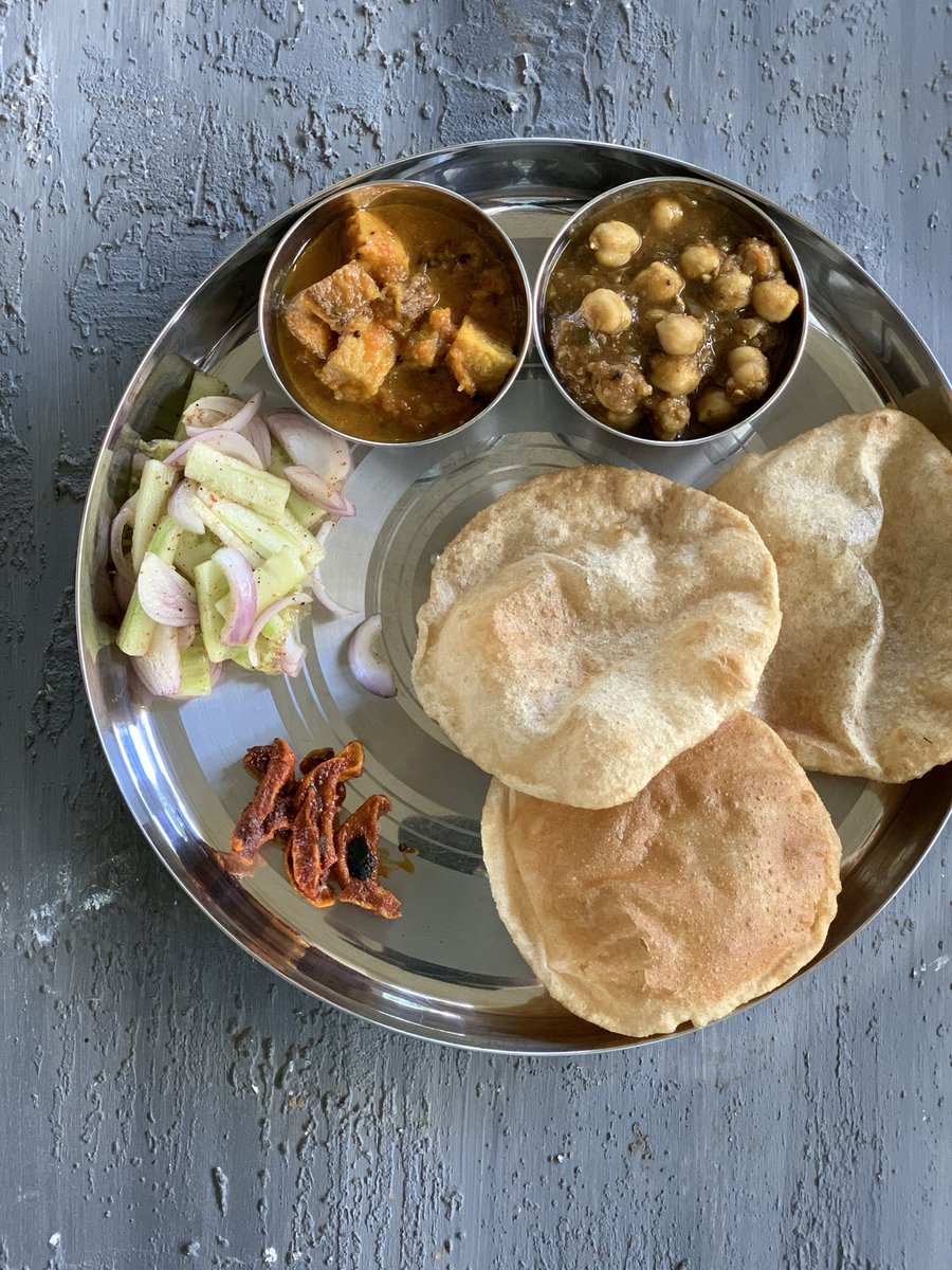 Today’s lunch was dedicated to dad. Don’t like Jimikand (Yam) but he used to adore this tubor. Some chole (because I had boiled chickpeas for salad that I had no time making during the week), achar , salad & poori. Sunday became better for sure!  #sinamonKitchen