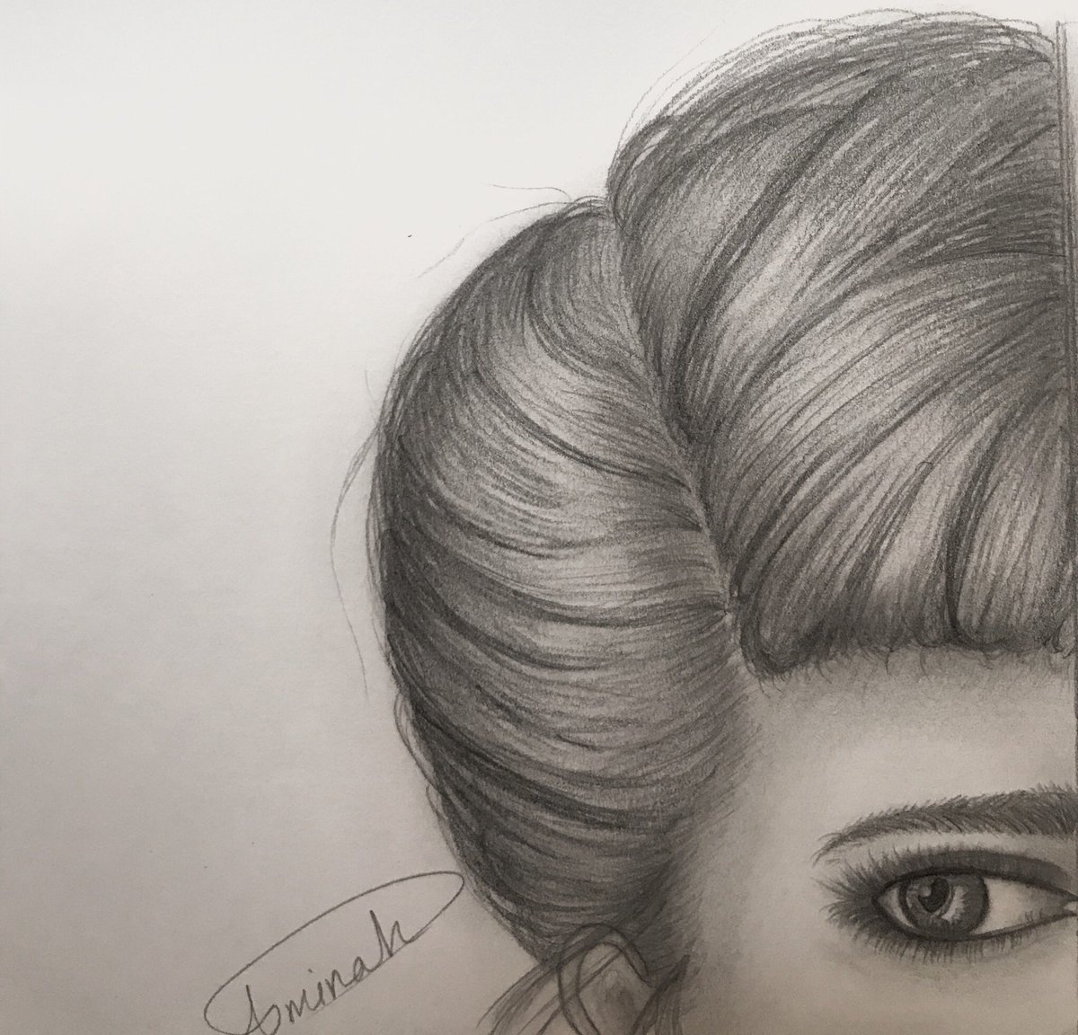 UIII_1112's tweet photo. #eyes #مشروع_رسام #رسم #شعر #آرت         وفي رمقت عين إختفت كل تلك الحكايات. 
لم يبقى سوى الذكريات. https://t.co/0B0rPtwwG0