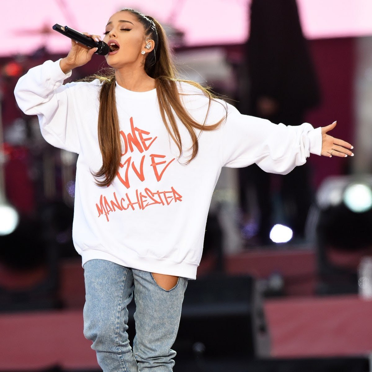whydreamin's tweet photo. Ariana Grande.

I stan the right person. I stan Ariana Grande. https://t.co/yVQvg4DudT