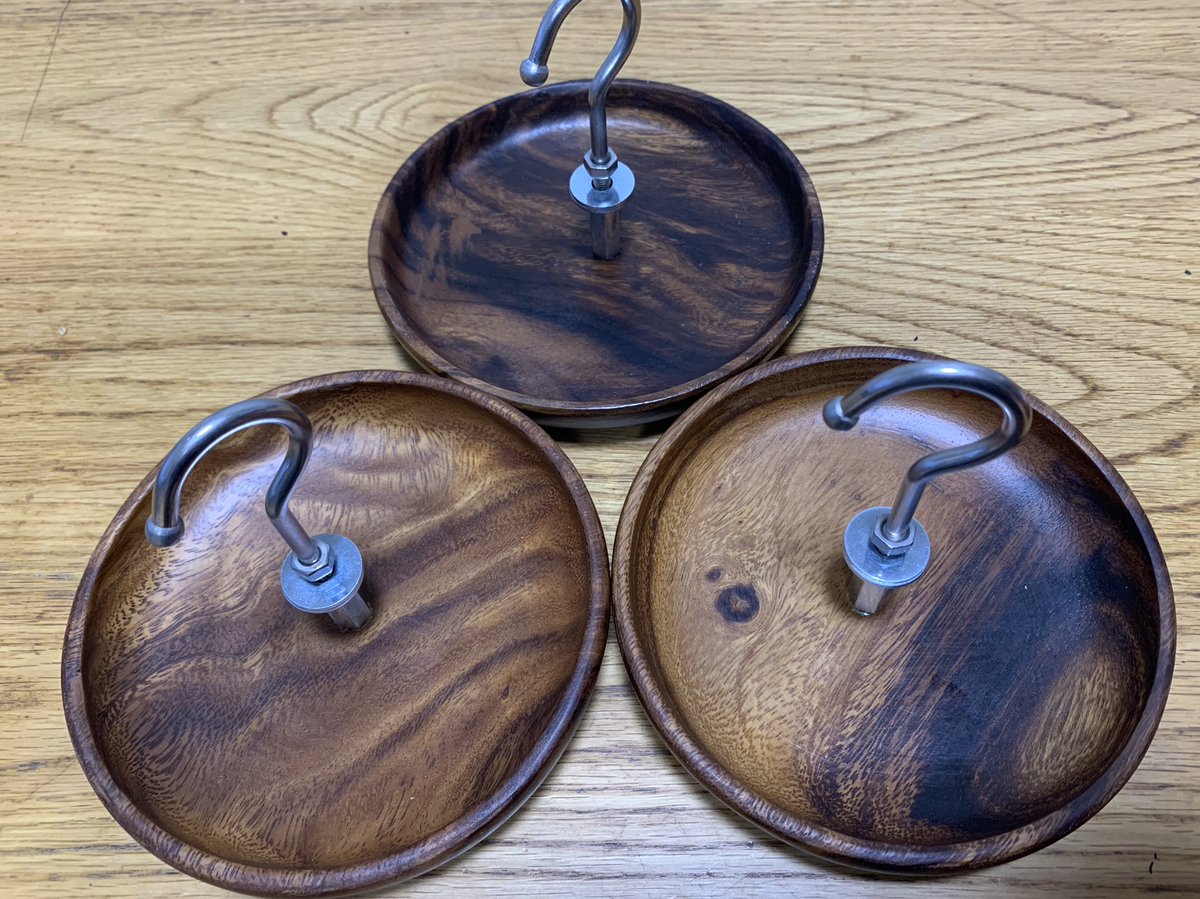 ゆうき 月一ゆるゆるキャンパー テントの四隅に蚊取り線香を接地すべく 蚊取り線香ホルダーを3つ自作しました これで去年作成した蚊取り線香ホルダーと合わせて4つに ホントは2枚目の画像の皿が欲しかったのですが 去年買った見せでは扱わなくって