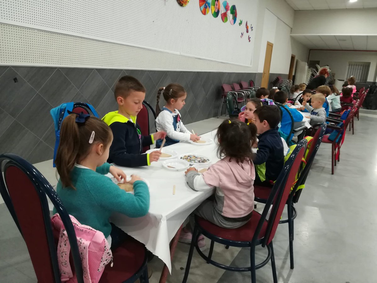 Los más peques que nos visitan cada año,nos llenan de alegría y aprendemos mucho de ellos. Estamos deseando de que todo vuelva a la normalidad para poder recibiros y disfrutar con vosotros.Muchas gracias a todos los coles que nos habéis visitado este año,os esperamos muy pronto.