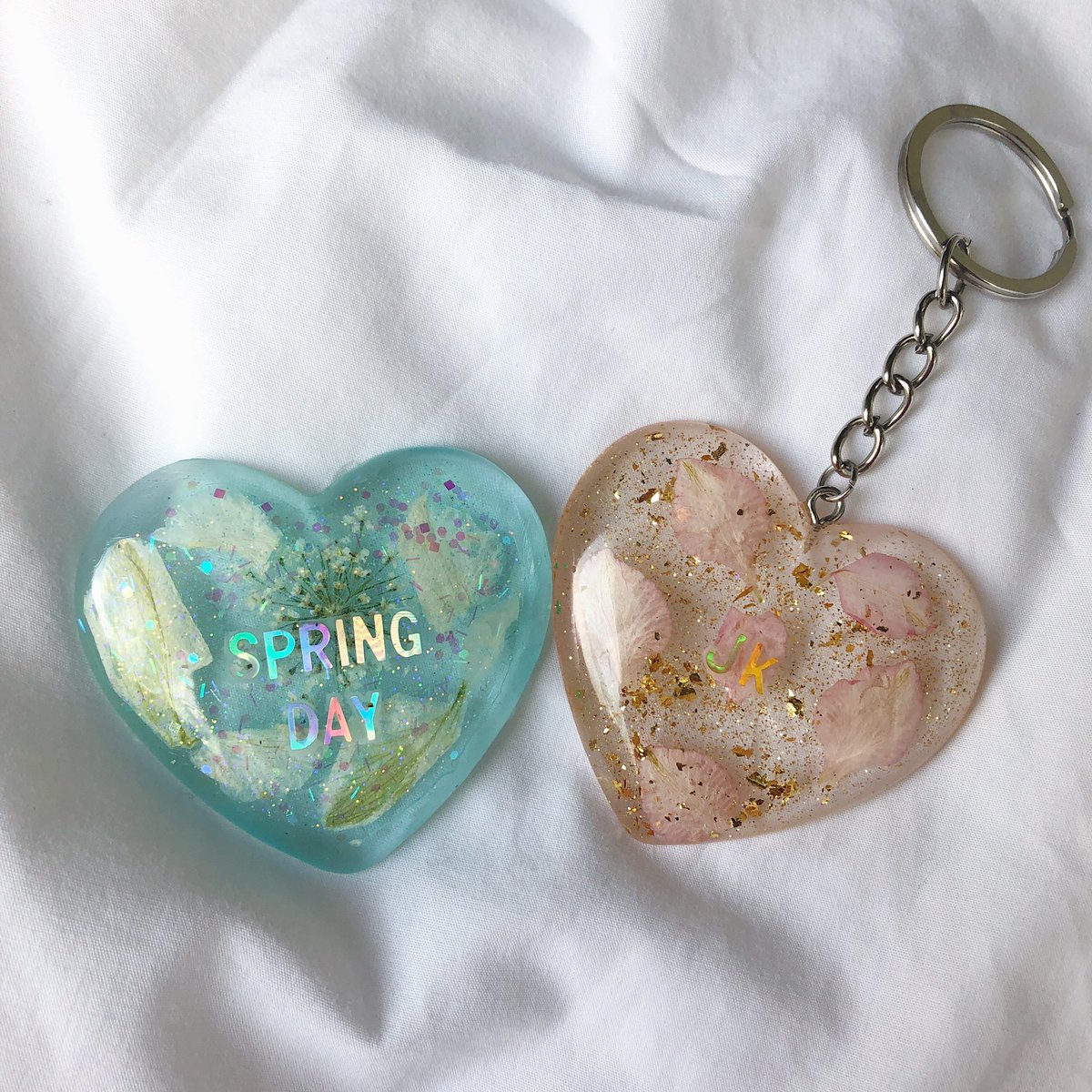 floridclouds's tweet photo. aku jual keyring gini!:) dm for price and more info yaa #resin #kpopkeychain #kpopkeyring #btskeyring #btskeychain #kpopmerch #gantungankunci #gantungankuncicustom #aksesorislucu #aksesorismurah #gantungantasunik #gantunganhp #wtbalbum https://t.co/SzMYh56Ybd