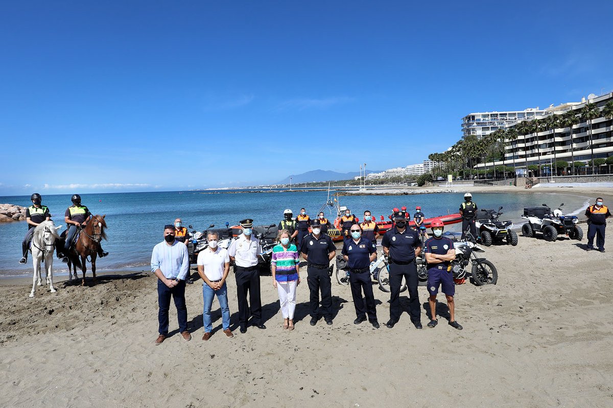 Ayto_Marbella's tweet photo. 🏖️#Marbella abrirá mañana sus playas con el refuerzo de las medidas de seguridad, que contará con el uso de los drones de la Policía Local y una aplicación móvil para el control del aforo 👉 https://t.co/revjZgkcoW https://t.co/WVnD0UM51S