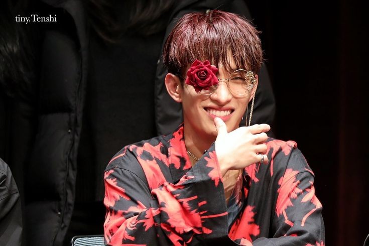 dokyeom with glasses – a thread ; 