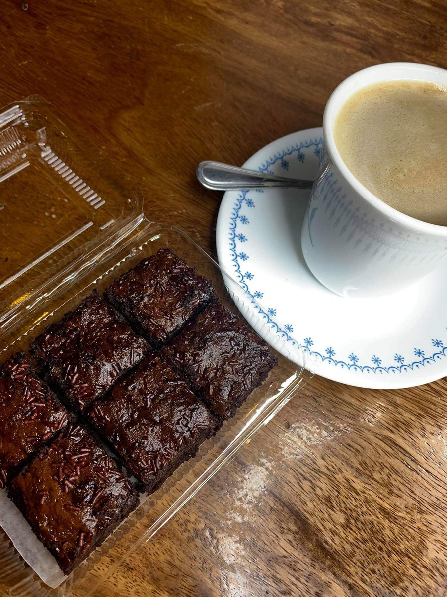 MalubayDang's tweet photo. Brownies tastes like Starbucks brownies best partner for ur well blended coffee https://t.co/JhEwr59vEr