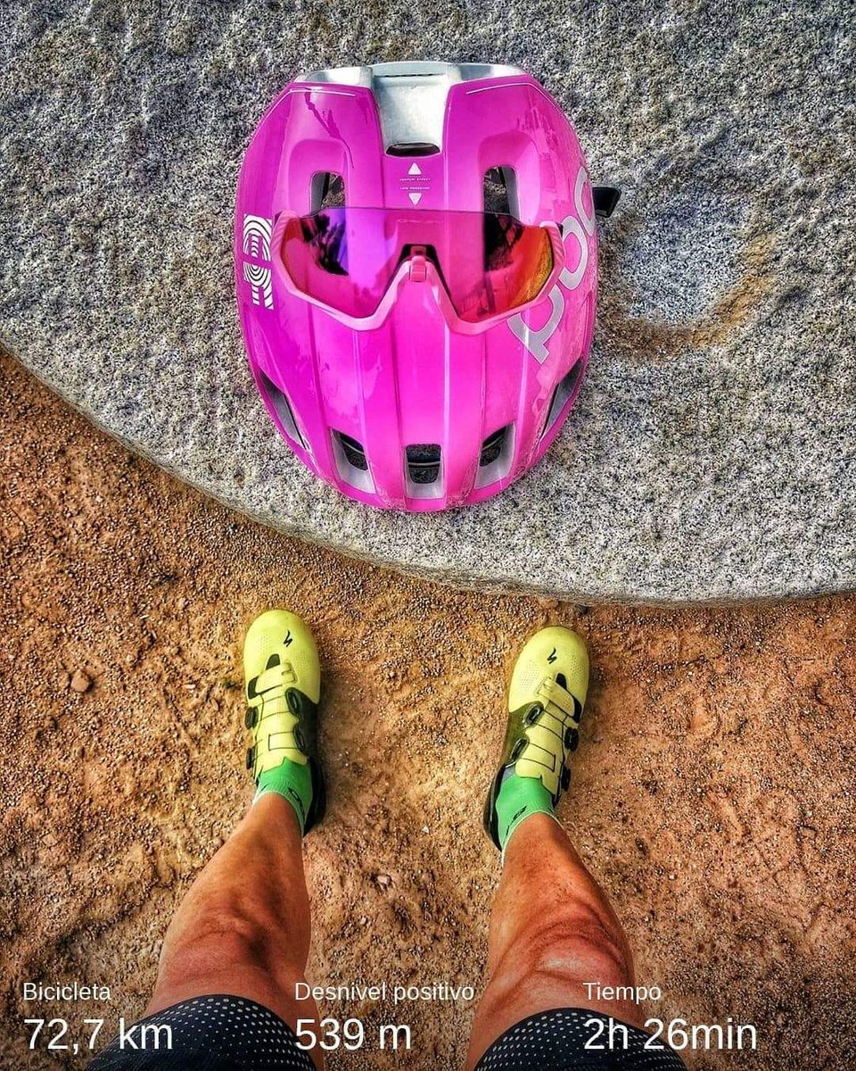 juanani84's tweet photo. Volver a la carretera 🚴, y tener la necesidad de volver a sufrir y disfrutar los duros entrenos.... Nunca es demasiado tarde para remontar.
#pochelmets #oakleyflightjacket #sworks #sunglasses #cyclingapparel #cyclinglife #cyclingkit #cyclingphotos #poc #pink #cyclinglifestyle https://t.co/ybImzmKGBg
