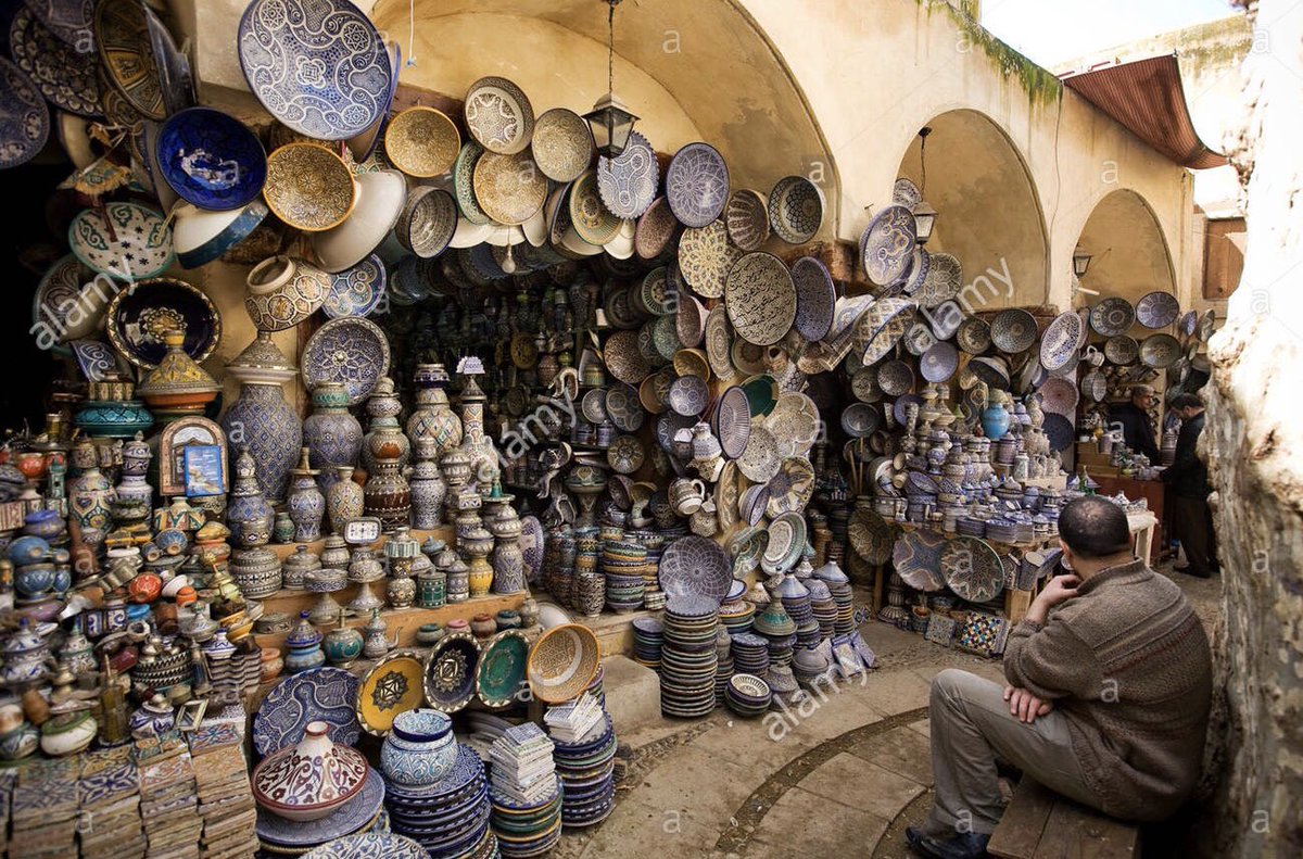 Souk des poteries, on peut y apercevoir dans le film des poteries avec le bleu emblématique de la ville de Fès, au Maroc.