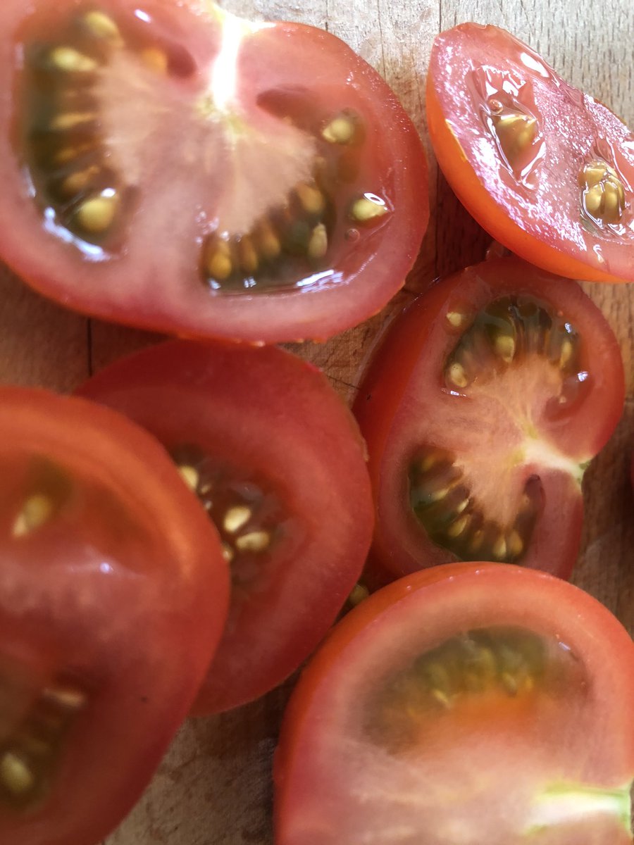 TCusExp's tweet image. Perfect 😊 as ever from @BoothsCountry @hartson45 #Tomatoes