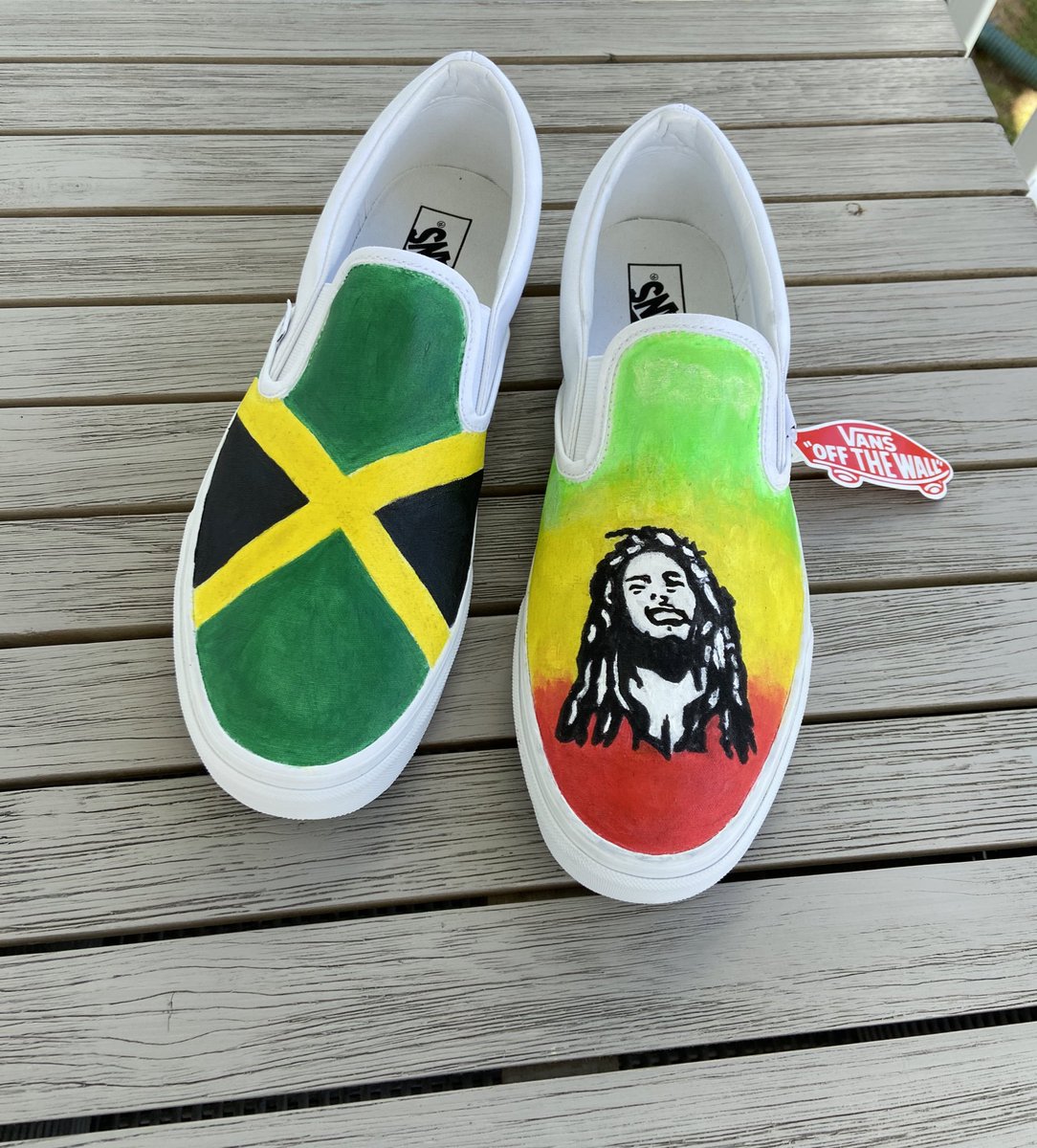 Jamaican Flag/Bob Marley 🇯🇲🎶 If you want a pair for yourself message me!