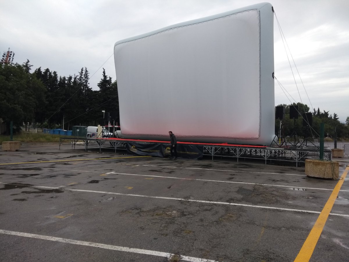 arcadescannes's tweet photo. Ce soir au parking Coubertin, dernière séance du #cinedrive @villecannes @OlympiaCannes . Au programme, l'avant première du film Le Temps des marguerites. A bientôt... https://t.co/5WOvSN6yB3