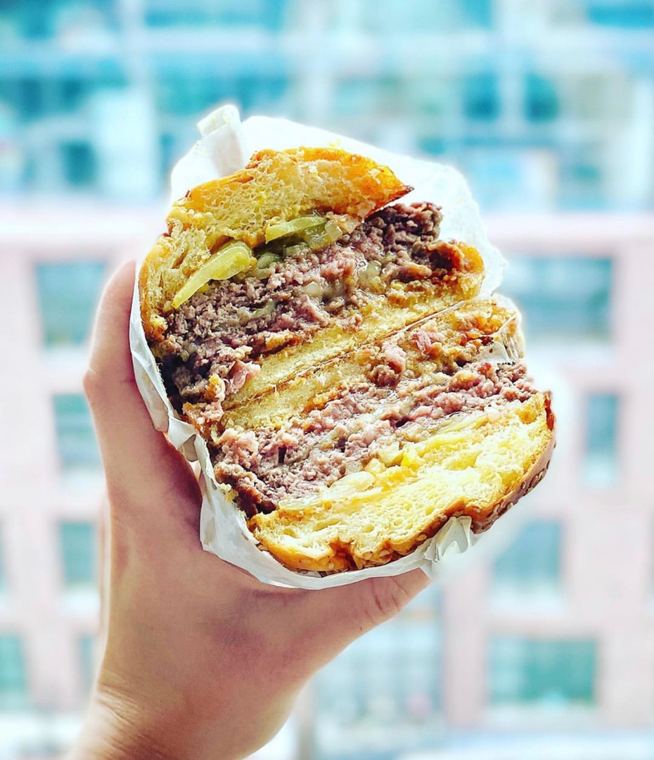 This burger IS as good as it looks. Now, head over to Shilling Canning (link in bio), or just head to our stories. For burgers, specials, crab dinners and more, visit our friends at @ShillingCanningCompany via IG,  #TheYardsDC
