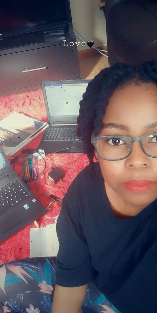 Keoi_In_Tech's tweet image. 4 modules finally COMPLETE 🚀
Snaps + pear and oats smoothie + 1 episode of some series (hopefully just 1 episode 😅) then we develop some more content. #codetelligent