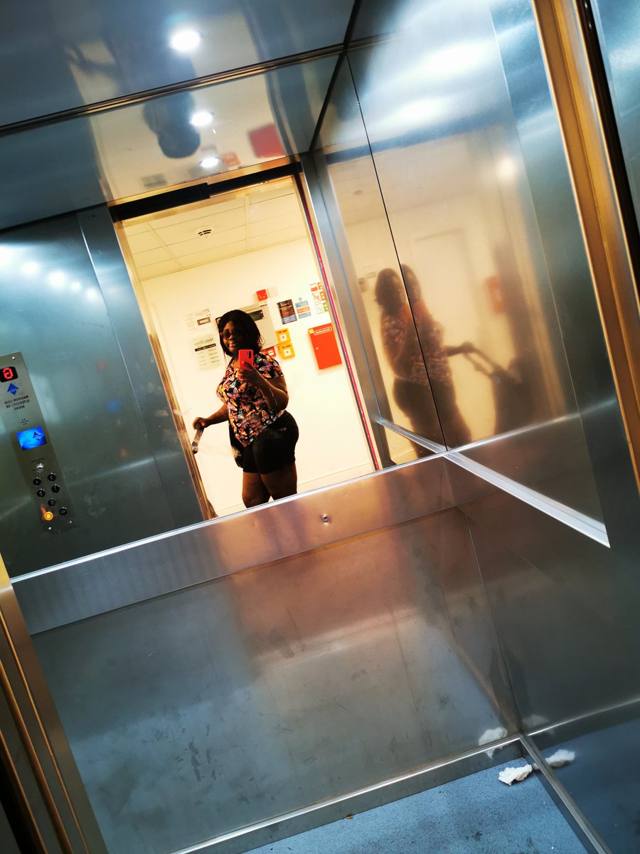 aunty_temi's tweet photo. Today on #ElevatorChronicles https://t.co/6HRQeRcBMG