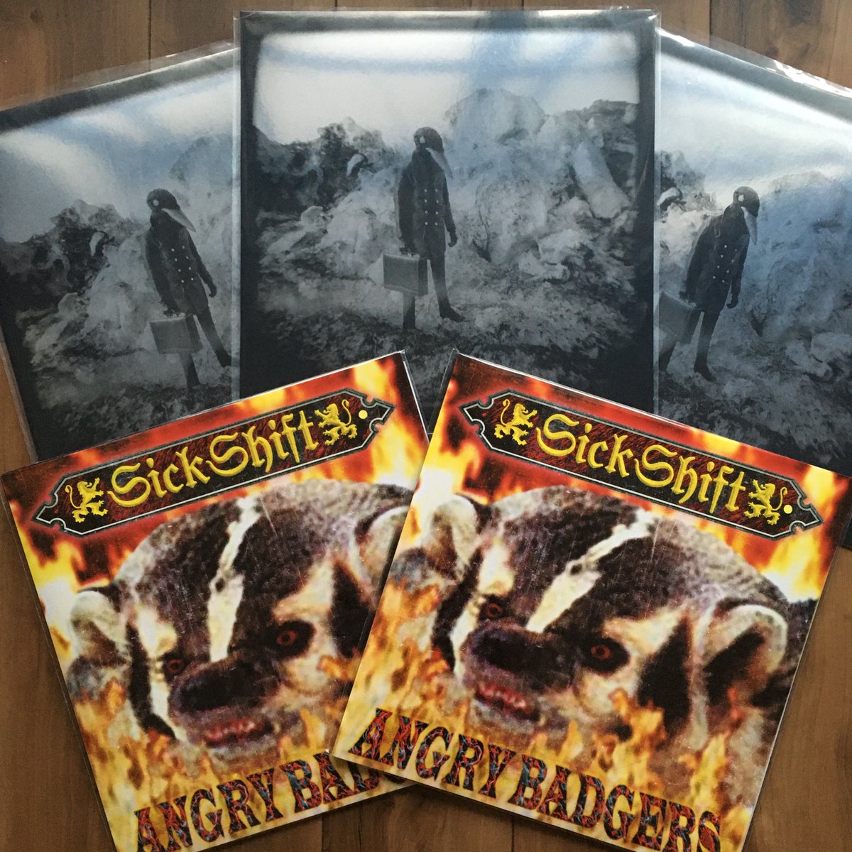 milestonesounds's tweet photo. #MUTE のTheRaven再々プレス盤、豪華LPが到着しました。そして #SickShift の初のLP「Angry Badgers」も到着しております。
https://t.co/Ac3I3HuQ1M https://t.co/U6wLEUJn54
