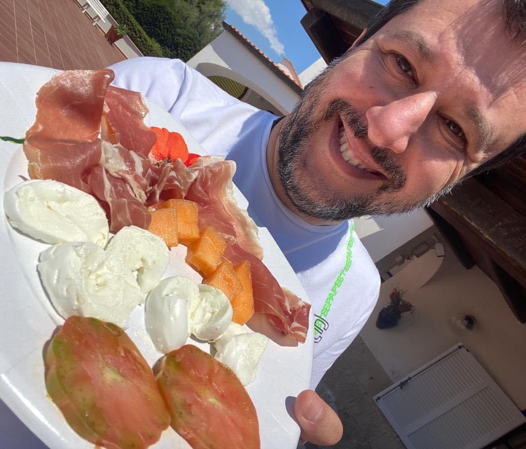 Matteo Salvini tweet media