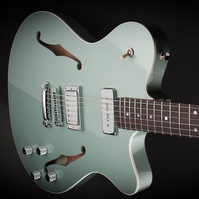 World Guitars tweet media