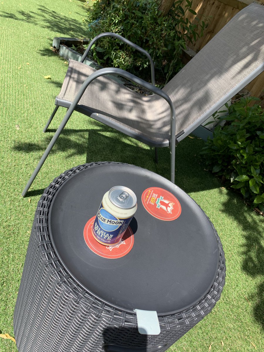 andywil62998150's tweet photo. Nice chilled afternoon with a few of these @TheKop_com https://t.co/QrGxEVZIsr