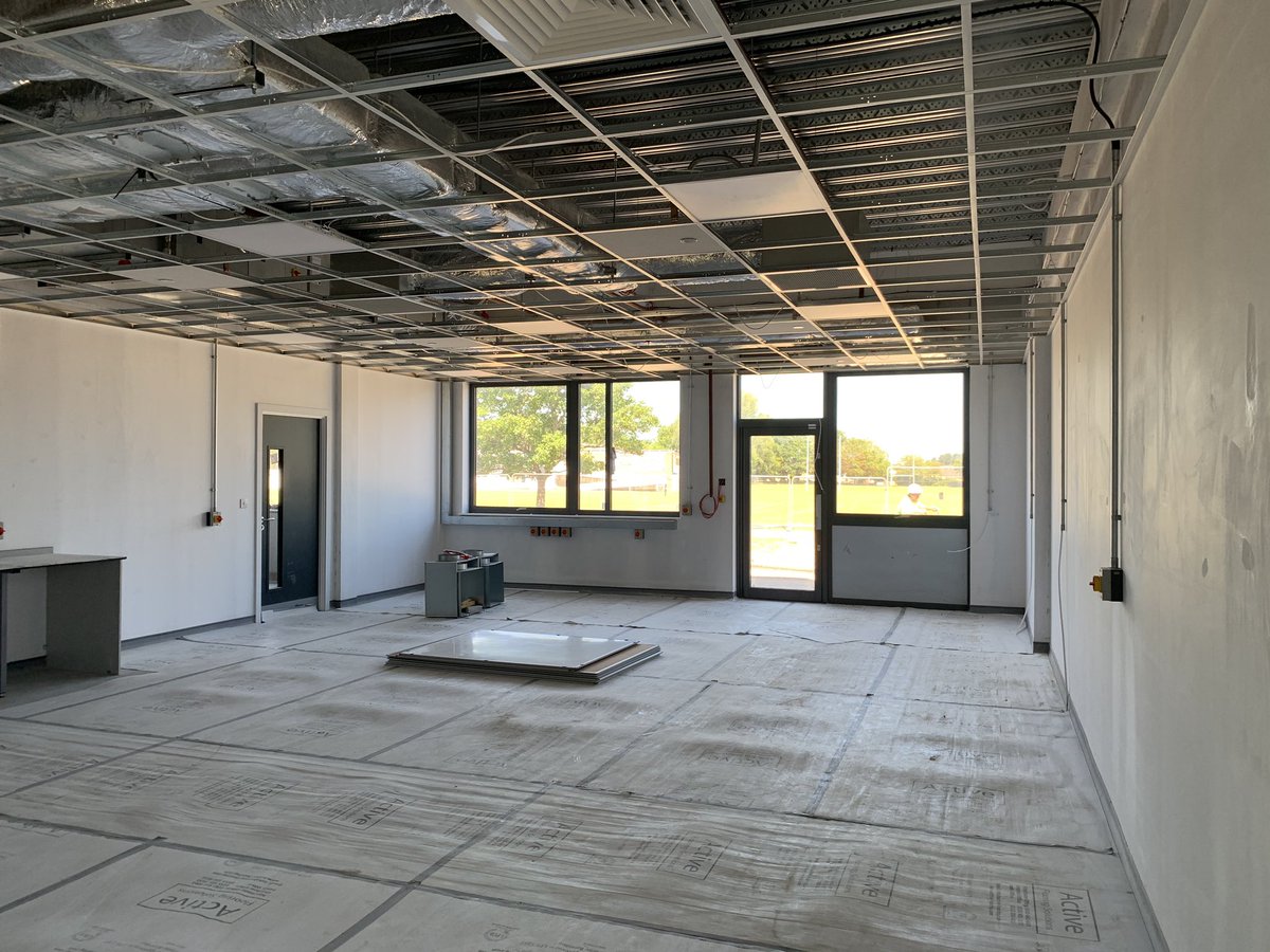 PontHigh's tweet photo. Here is (on the ground floor) a Food Tech room, technology room and double sized Art room - pretty nice views out of these classrooms! @PeleTrust @N_landCouncil https://t.co/qCniXWbM7q