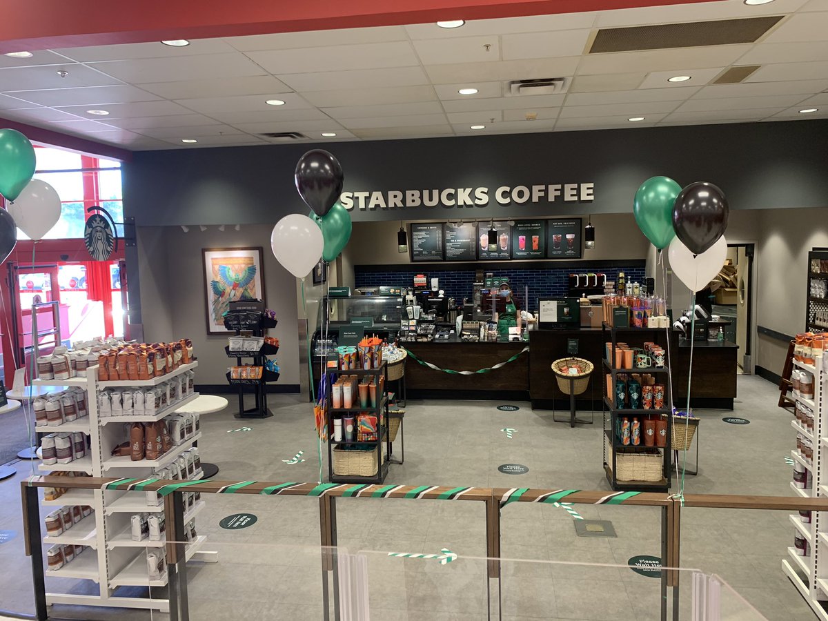 DouglassXavior's tweet photo. Come Join The Party 🎈 #SoPoStarbucks Is Back Open For Grab &amp; Go !!! Don’t Forget To Pickup Your New #Pride , #TeacherAppreciation &amp; #NewSummer Merchandise + #ColorChangingCups !!! #Target #T1338 #Maine #D447 #WorkSomewhereYouLove 🎯☕️💚 https://t.co/oSOgp98xo4