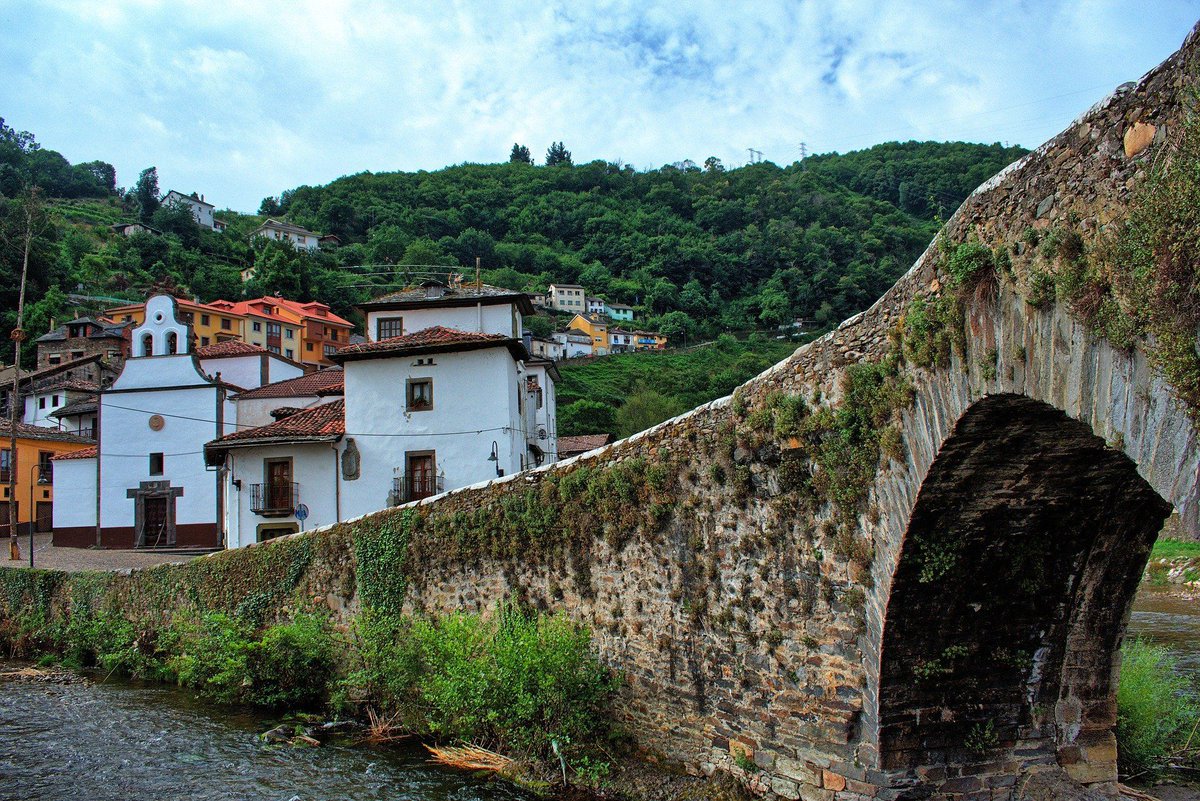 Астурия испания. Asturias Испания. Испания княжество Астурия. Астурия города. Астурия Испания замки.