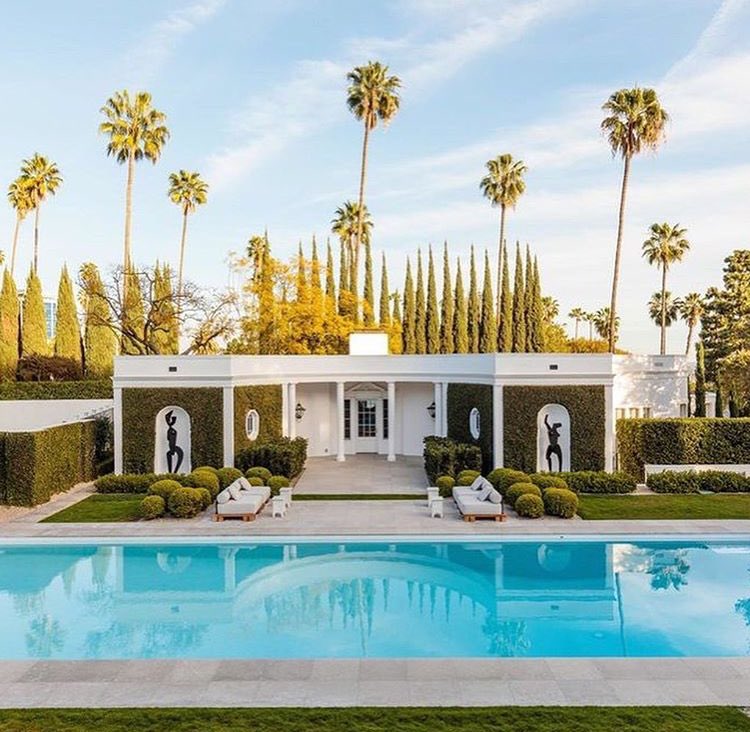 KUWTK promo house $12,700/ a day 💕🌴