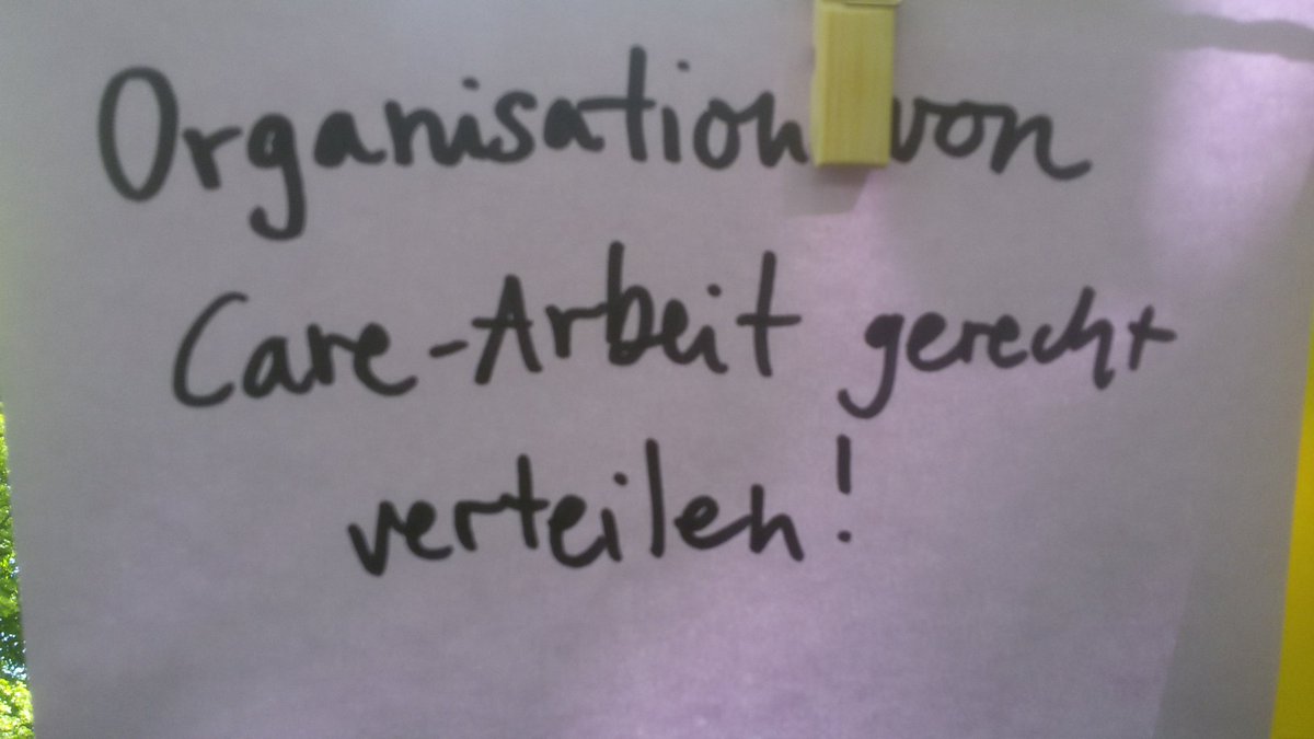 fem_dialogues's tweet photo. Was wollt ihr noch ändern an der Organisation, Aufteilung und Bezahlung von #SorgeArbeit? Kommt vorbei und sagt es uns! #ShutDownPatriarchy #b3105 https://t.co/9tRxqgixaj