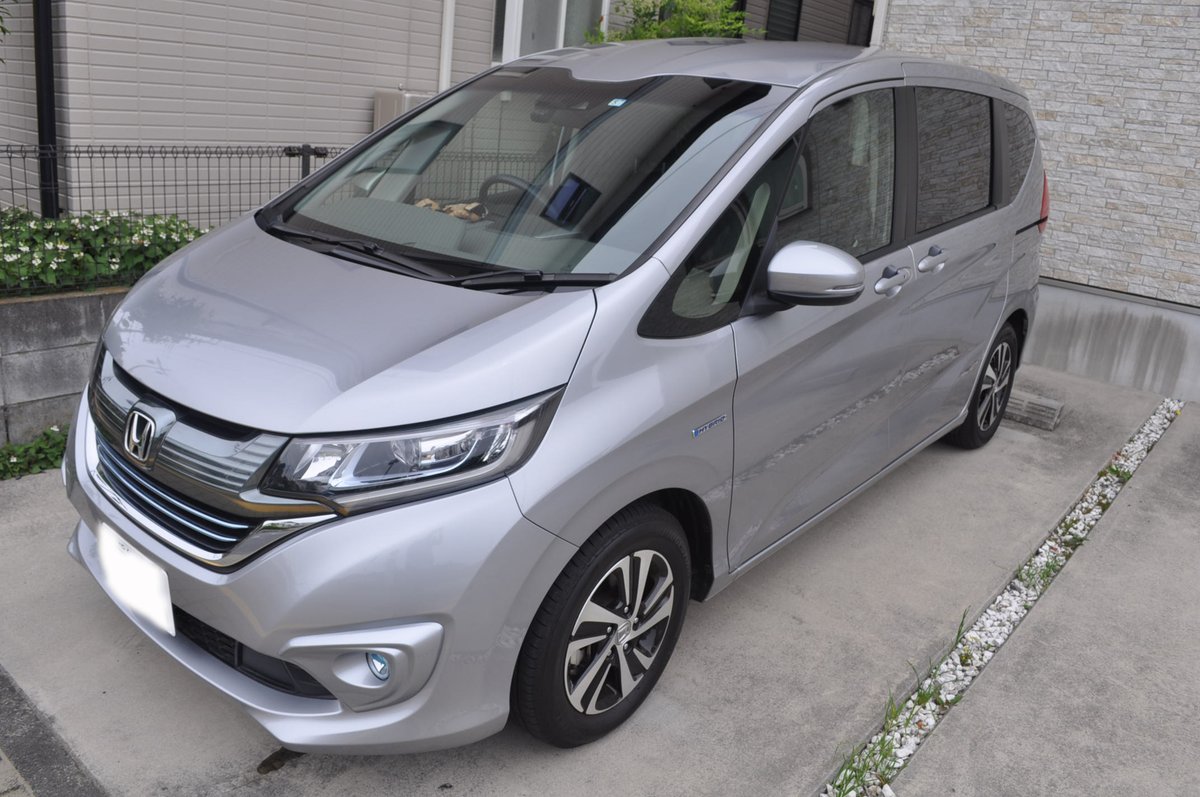 Morisongz 車を買い換えた 前の車がv6 3lで走行距離も万km超えで夏冬タイヤ双方とも限界だったせい 今度は運用コストが安くて小回りが効く Honda Freed Hybridにしましたが Apple Carplay Androidauto 搭載車にしたかった為 対応のメーカー Morisongz 車を買い換えた 前の車がv6 3lで走行距離も万km超えで夏冬タイヤ双方とも限界だったせい 今度は運用コストが安くて小回りが効く Honda Freed Hybridにしましたが Apple Carplay Androidauto 搭載車にしたかった為 対応のメーカー