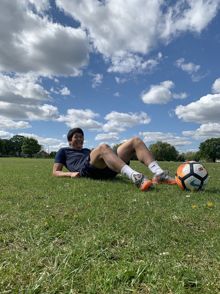 A3RT_england's tweet photo. I played football after a long time⚽️
久々のサッカーは気持ちいい😊
#london #football #ChelseaFC  #サッカー #ロンドン #気持ちいい https://t.co/Atnm8wTT0a