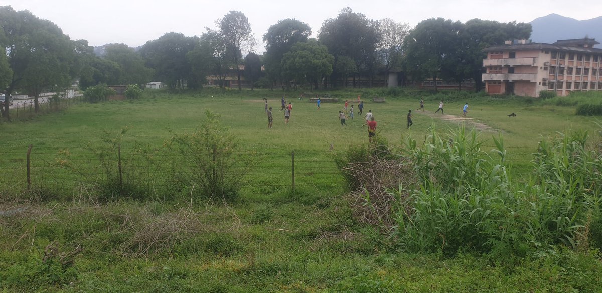 यसरी खेल्दा सामाजिक दुरी कायम गर्नु पर्ने होइन र?