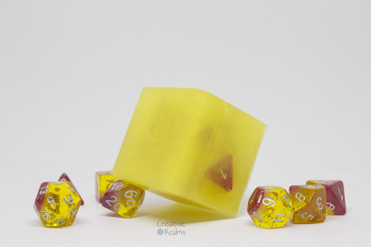CreativeRealmsK's tweet photo. I didn't expect that the yellow one will turn out in this way.
What do you think of an opaque version of the Gelatinous Soap?
#CreativeRealms #GelatinousSoap #Kickstarter #soappouring #polyhedraldice #dnd https://t.co/wAWSxIblij