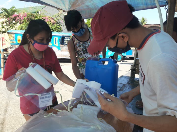 teenagers & community members were ILLEGALY ARRESTED for trying to give relief goods to the less fortunate. photo not mine.