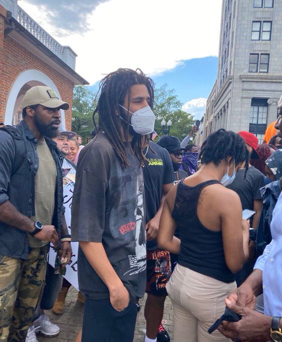 ___moAce's tweet photo. #Anonymous Ariana Grande and J cole protested too✊🏾🖤.. Big support 🙏🏾 https://t.co/FCeTtX2KQ6