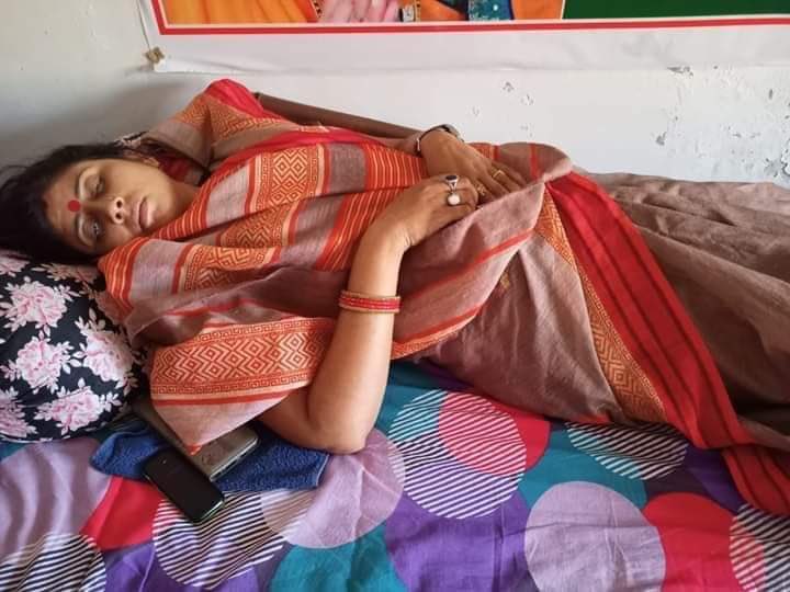 ashutoshss's tweet photo. बिहार के शिवहर ज़िला के अभिराजपुर बैरिया पंचायत की मुखिया रूबी देवी क्वॉरेंटाईन सेंटर की समस्याओं को लेकर विगत पाँच दिनों से आमरण अनशन पर बैठीं हैं।
आम आदमी पार्टी, बिहार उनका नैतिक समर्थन करती है और मज़बूती के साथ उनके साथ खड़ी है। https://t.co/lupMzdw51v
