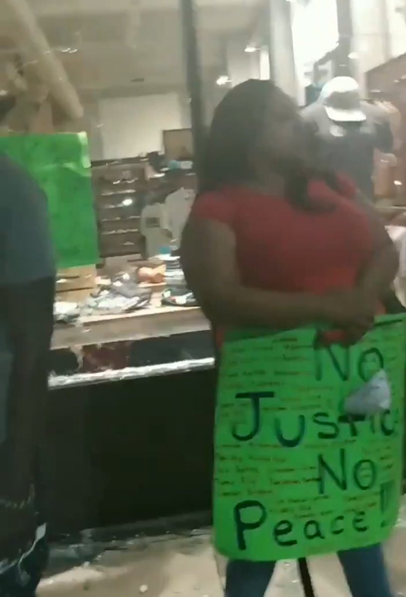 YesYoureRacist's tweet image. 4 things we know about the Raleigh #BLM protest:

1) It was 100% peaceful until police started tear-gassing people

2) White nationalist Proud Boys were there to cause mayhem

3) Property damage was caused by white infiltrators

4) Black people worked to protect local businesses