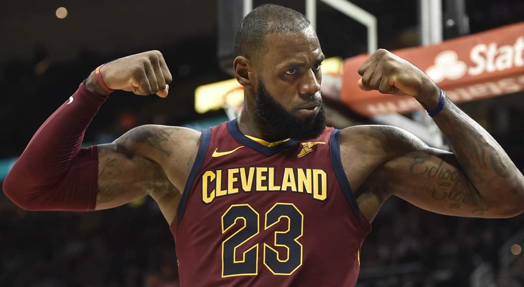 #LosAngeles düşünsene LeBron eline silah alıp özgür zencistan harekatının lideri oluyor ve iç savaş başlatıyor var bi hayalimiz