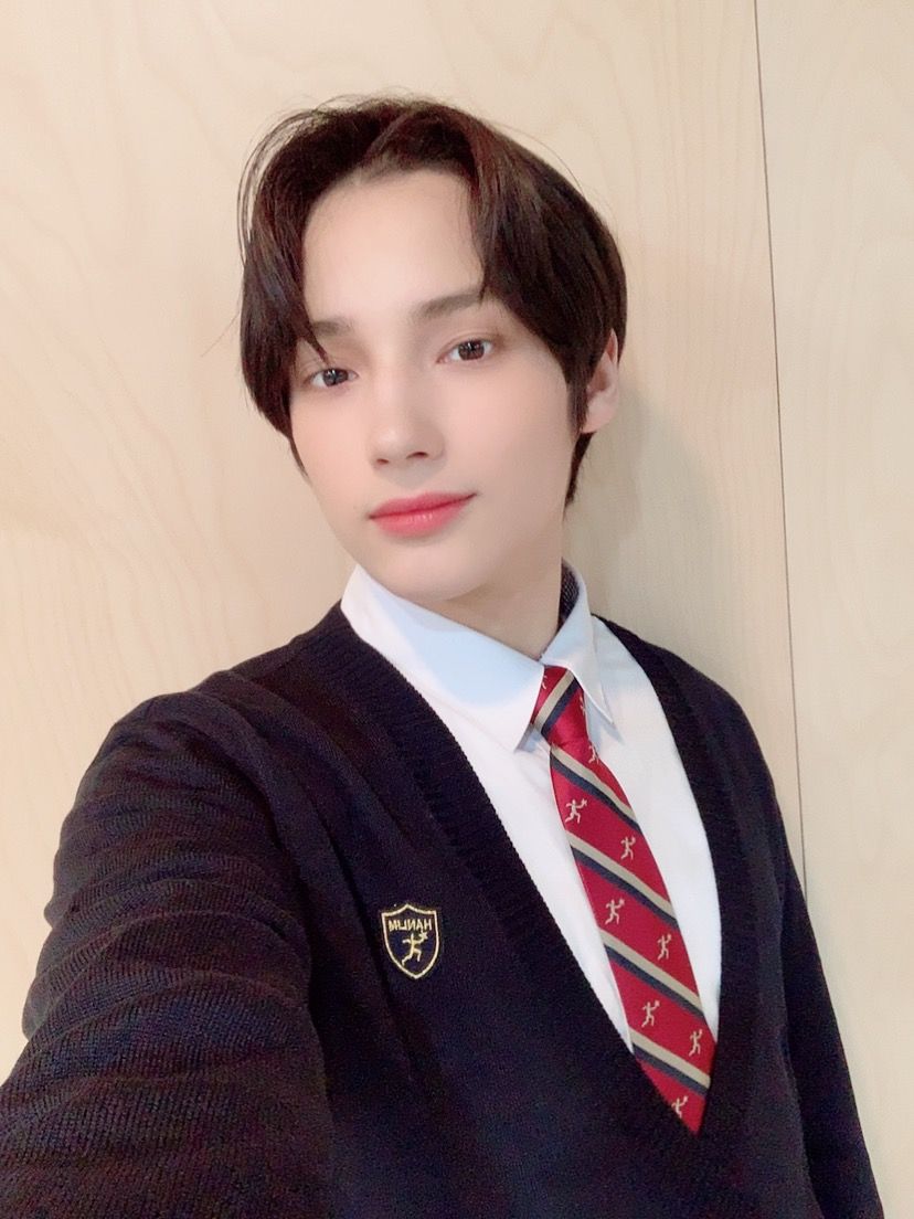 txtweverse_fc's tweet photo. ✎ "[Hueningie's Diary🦌🦌🦌🦌🦌🦌]"

@TXT_members @TXT_bighit
#HUENINGKAI #휴닝카이 
#txtweverse_fc https://t.co/332m51ac4d