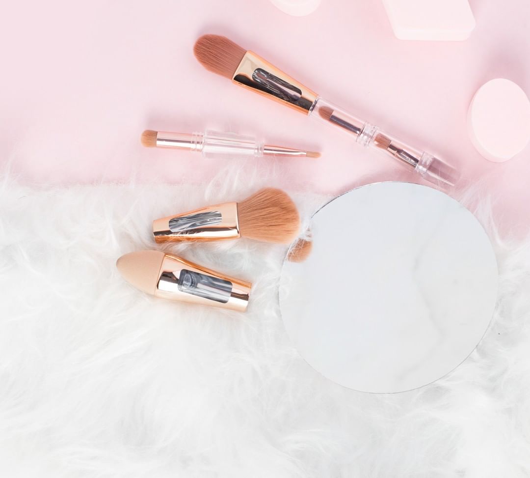 minisoindia's tweet photo. Jazz up your routine with the shining brush set in beauty.
Product Link: https://t.co/bYL8799VUa
#Miniso #Minisolife #Minisolove #MinisoIndia #Lovelifeloveminiso #Makeupbrush #Brushes #Makeup #Easytouse #Easytoclean #Portable #Beautiful #makeuplovers #perfectbrush #Loveit https://t.co/PjkSKlSW64