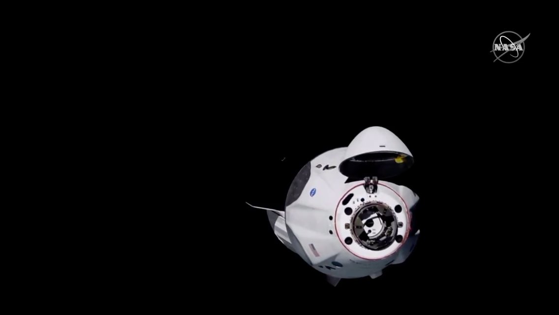 Mursui05's tweet photo. #SpaceXDragon 😱

https://t.co/gFXFTgqUIJ https://t.co/4tR5Kqvkie