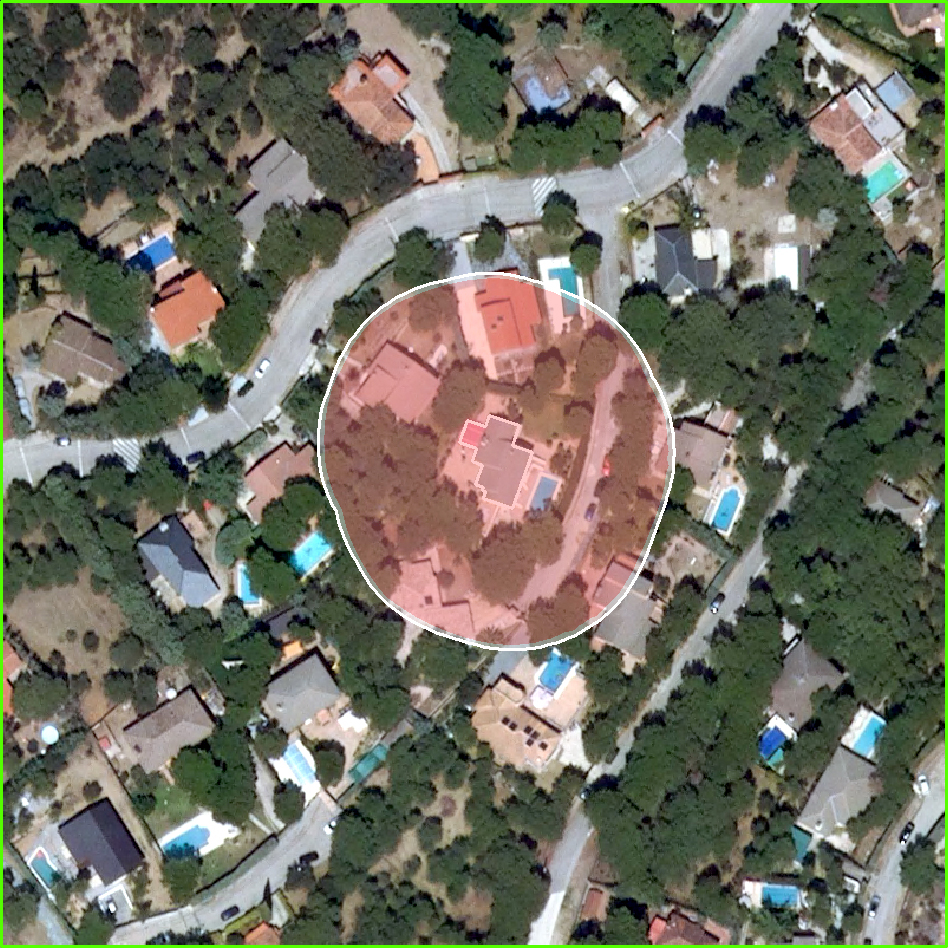 david_gnomusy's tweet photo. La iconización de este ejemplo se apoya en la posición de las casas y de la vegetación tal y como se interpreta de la ortofoto PNOA. El parcelario está extraído del catastro. La HIZ es un búfer de 30 m. Urbanización Jarabeltrán, Comunidad de Madrid. #WUI #SafeWUI #WorkInProgress https://t.co/2ng9TgzAUi