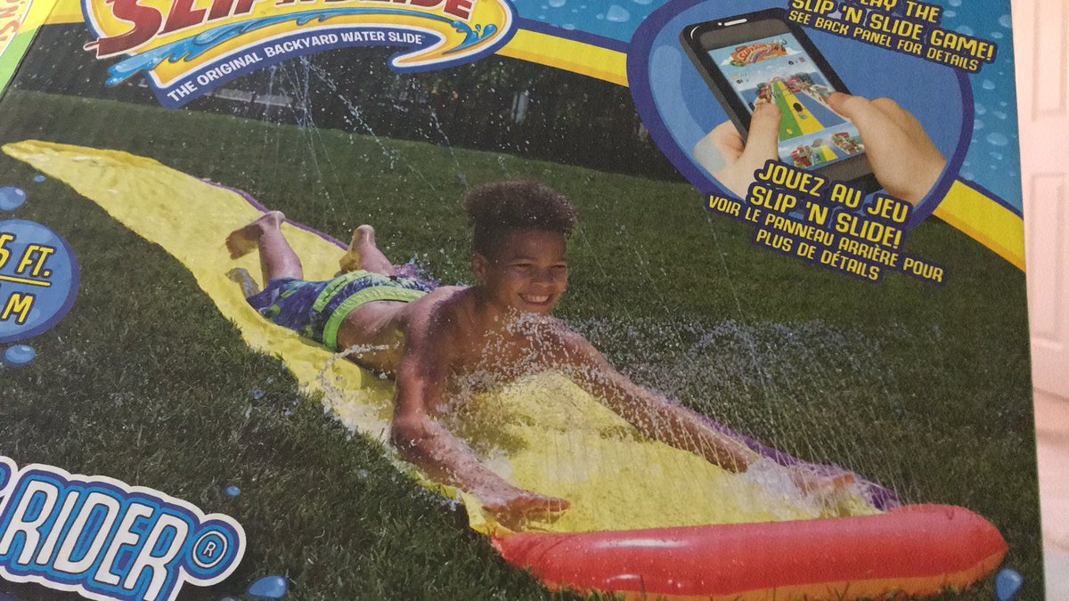 HeidiEdwards11's tweet photo. @Mookietoys bought a slip ‘n’ slide for the kids. Was I wrong to expect it to perform as the box suggests?? https://t.co/V78RGRjNbl