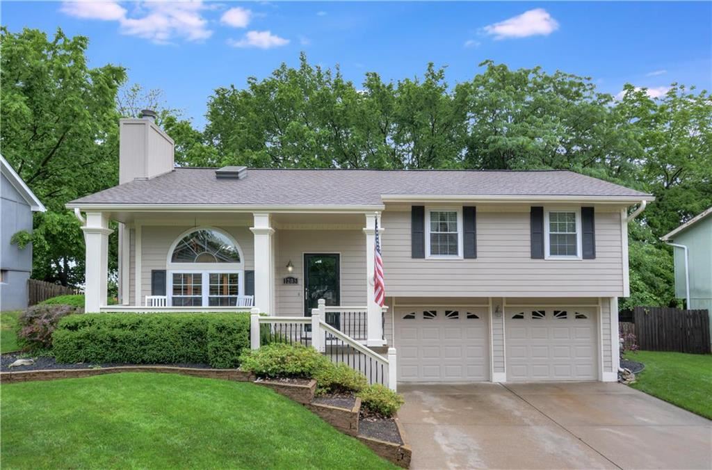 HomeKC's tweet image. Check out this property just listed in 64086

Equal House Opportunity homekcsearch.com/MO/Lee_s_Summi…