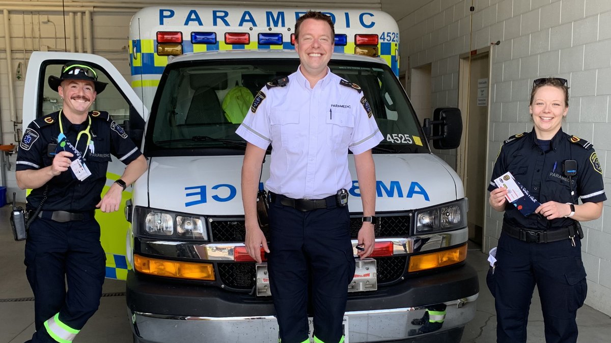 FPSParamedics's tweet photo. Paramedic Services Week Day6: @FPSParamedics have enjoyed expressions of gratitude from so many over the last months. It really makes a huge difference. To everyone who has helped to support us and our healthcare colleagues during the pandemic: Thank you! #PSWeek2020 #inFrontenac https://t.co/zfC1tkRBrl