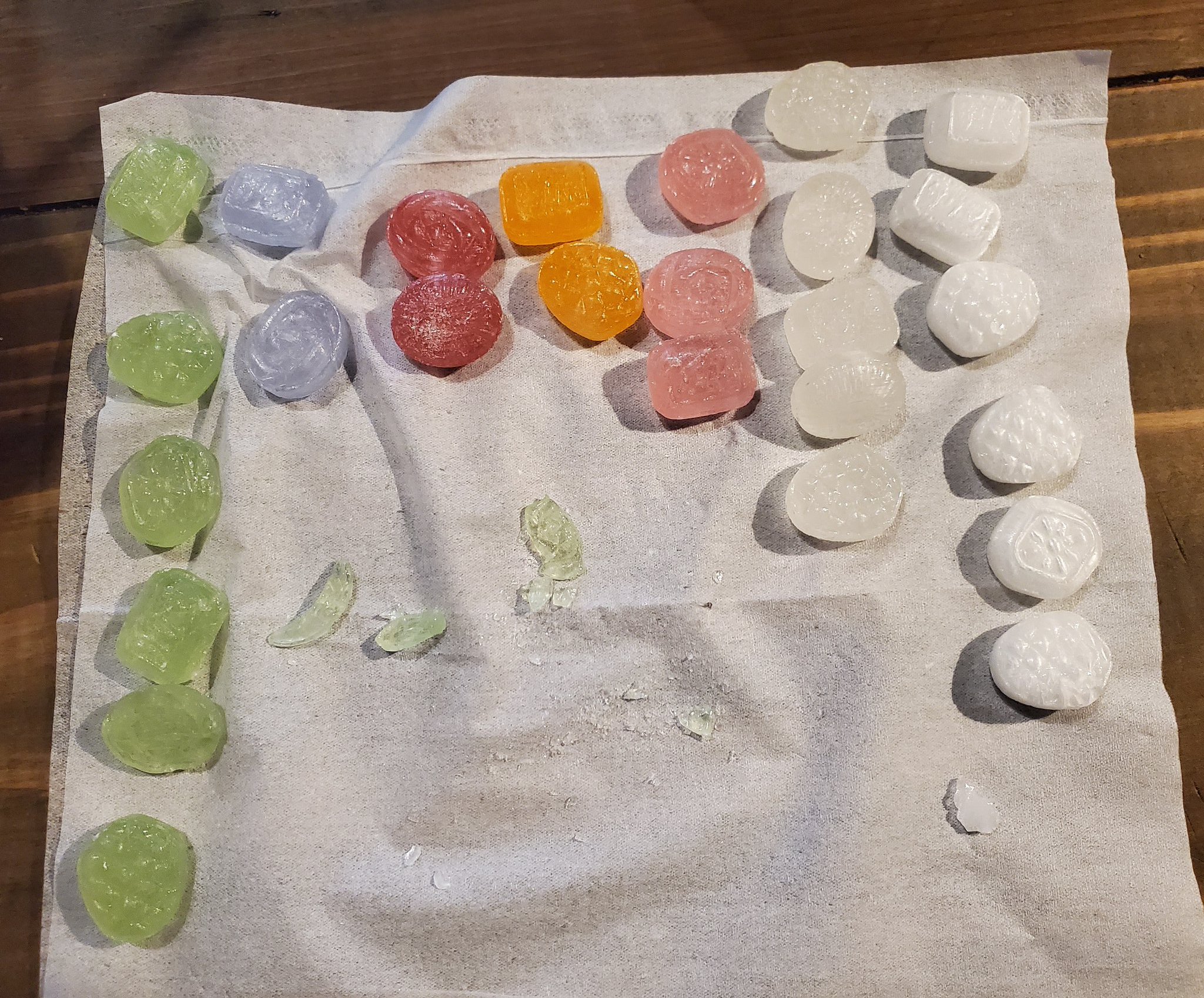 まるでソシャゲのガチャ ドロップ食べてるとハッカばかりだなぁと思ってたけど開けてみたら 話題の画像プラス まるでソシャゲのガチャ ドロップ食べてるとハッカばかりだなぁと思ってたけど開けてみたら 話題の画像プラス
