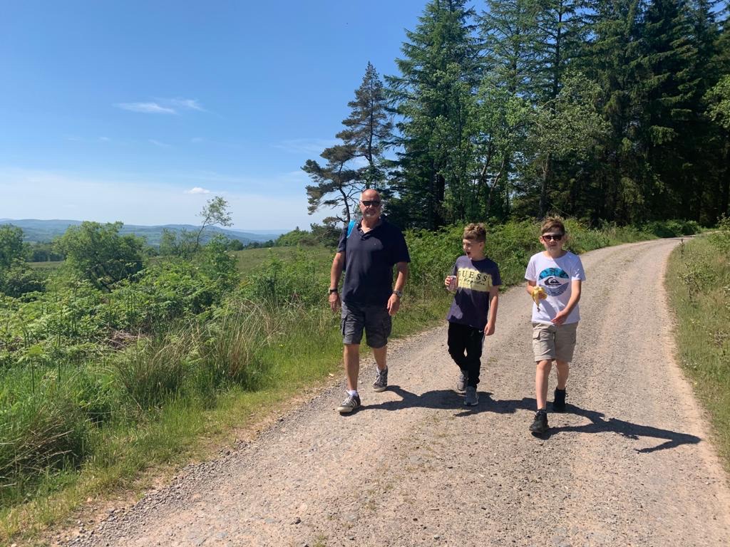 mitrolen's tweet photo. Walk this afternoon as part of Balfron-A-Thon 2020. Andrew and Alex Mcaulay @DrymenPrimary @BalfronHSsport  @BackOnside 😀🐶☀️🏴󠁧󠁢󠁳󠁣󠁴󠁿 https://t.co/5HZbWlINUI
