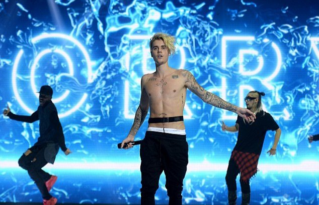 ⠀
⠀⠀⠀ ⠀     📸 𝑰𝑵𝑺𝑻𝑨𝑮𝑹𝑨𝑴 

📍𝘚𝘢𝘯𝘵𝘢 𝘔𝘰𝘯𝘪𝘤𝘢, 𝘓𝘈 

♥ 𝟏,𝟕𝟖𝟎,𝟖𝟖𝟏
#jacobbbowers : You guys are so amazing, Thank you everyone. Thank you #BEATFESTAU for having me. 👊🏻

¹ ʰᵒᵘʳˢ ᵃᵍᵒ