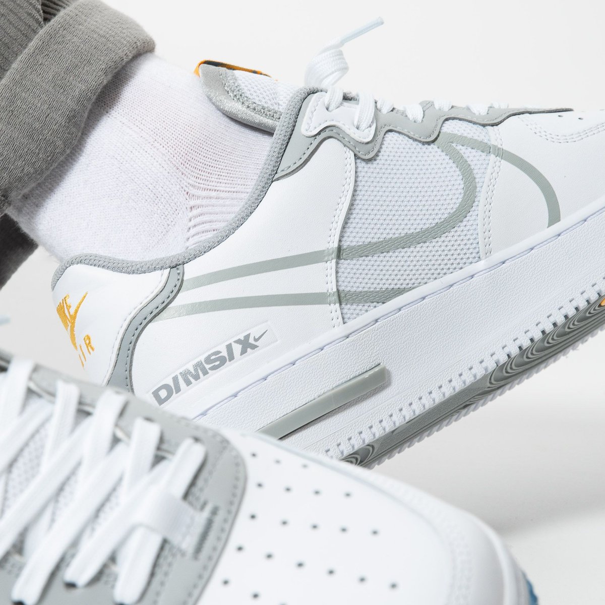 titoloshop's tweet photo. combining the Air Force 1 with React cushioning technology results in the Air Force 1 React D/MS/X.
Available For Purchase https://t.co/WbA2PDBVca
#titolo #titoloSHOP
#nike #af1react https://t.co/wldwtfKrWU