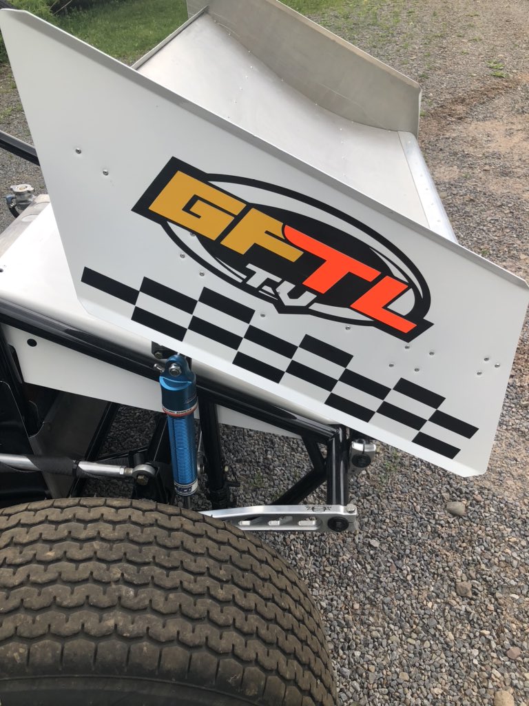 DustinPurdy83's tweet photo. Fired the ole girl up for the first time this year. Hoping to finally get back on the track next week for a practice session at @thefondaspeedway #raceseason #sprintcar #purdyracing #maximracecars https://t.co/SMyvwrp8O6
