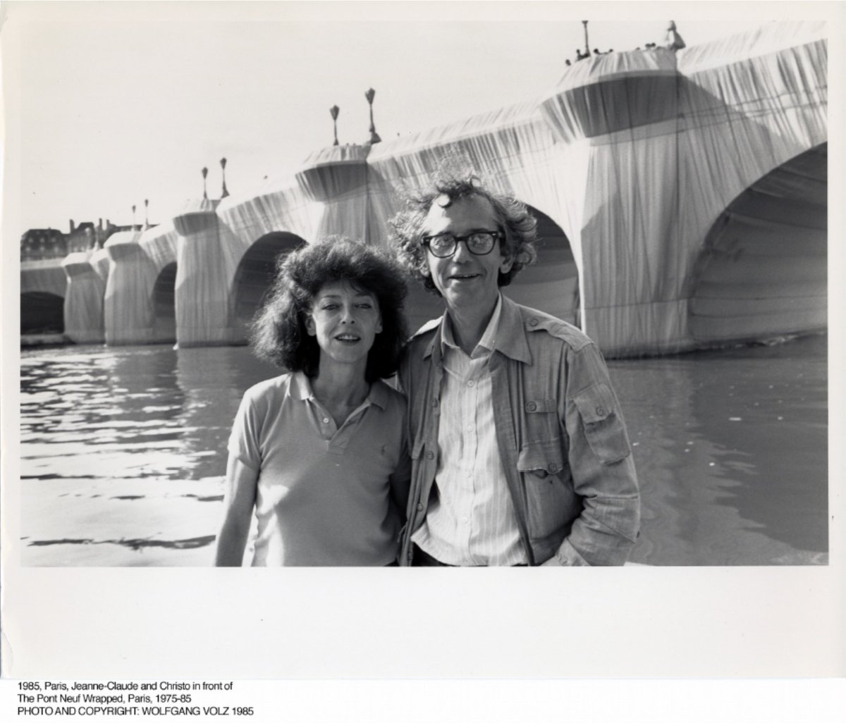 C’est avec une vive émotion et une immense tristesse que nous apprenons la disparition de Christo avec qui nous avions passionnément travaillé pour l’exposition « Christo et Jeanne-Claude, Paris ! ». Elle ouvrira le 1er juillet et rendra hommage à son œuvre exceptionnelle.